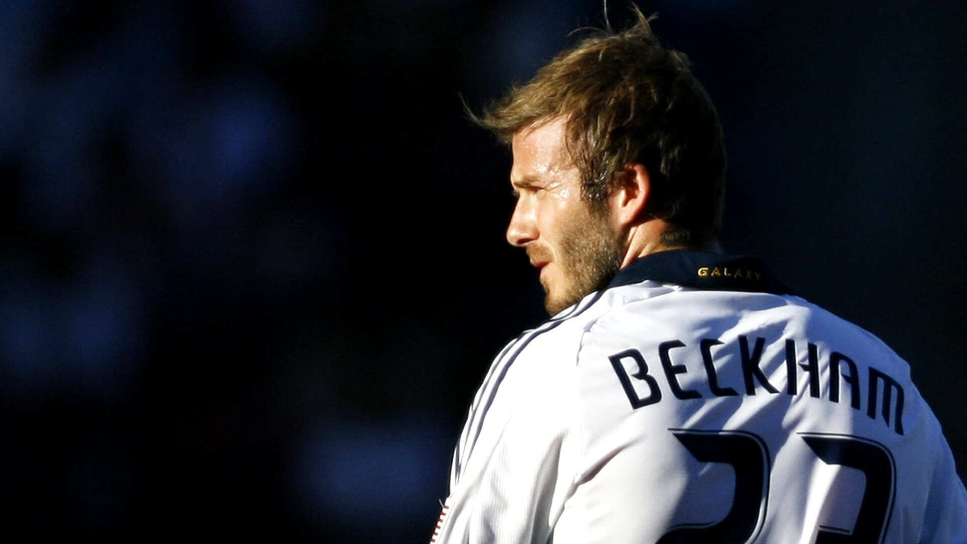 波兰对阵丹麦，拉什福德对手完全无解，一场被冻结的战术博弈