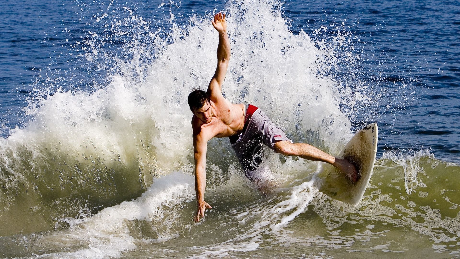 辽宁队压哨击败马刺，保罗完成自我救赎